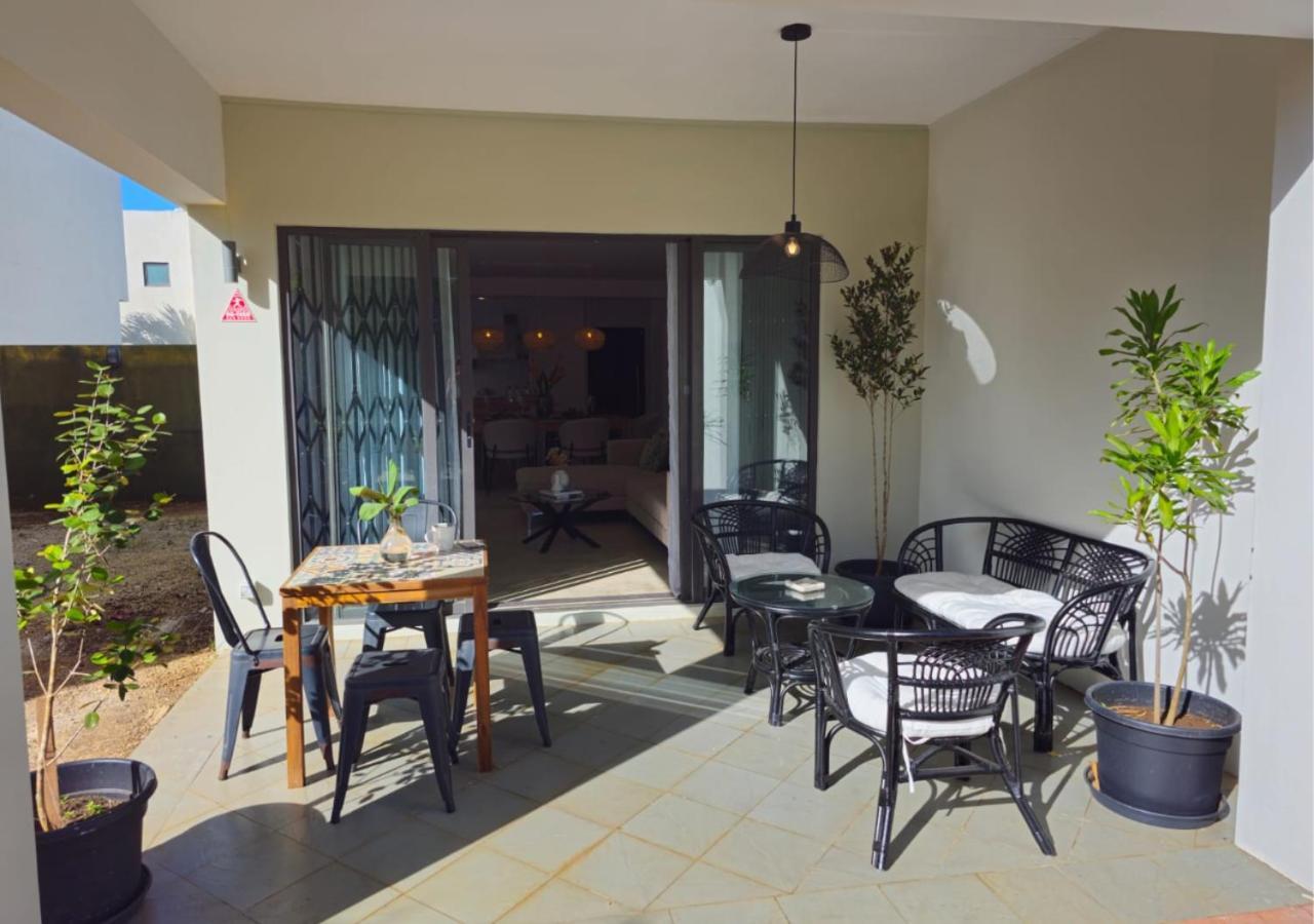 Modern Villa In Grand Bay - Short Walk To Beach Zewnętrze zdjęcie